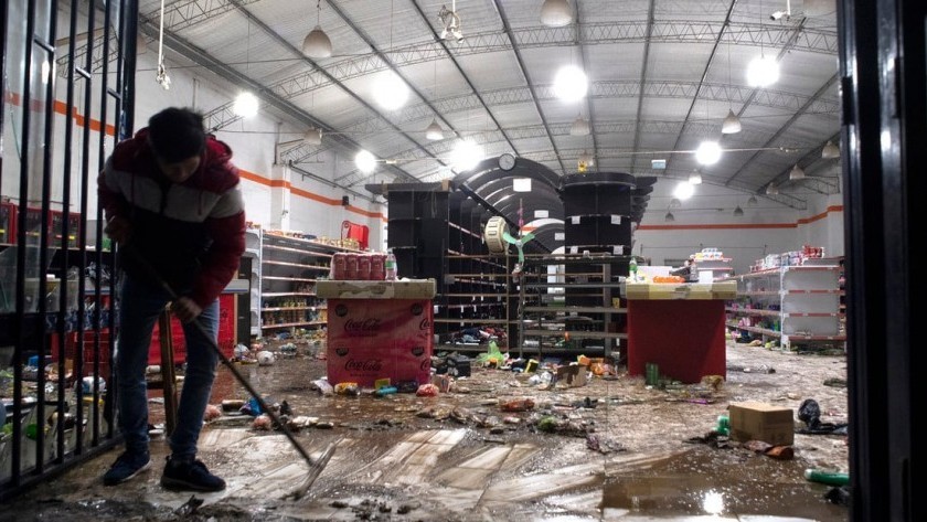 El Gobierno intentó desmentirlo, pero hubo saqueos en varios municipios del Noroeste del GBA