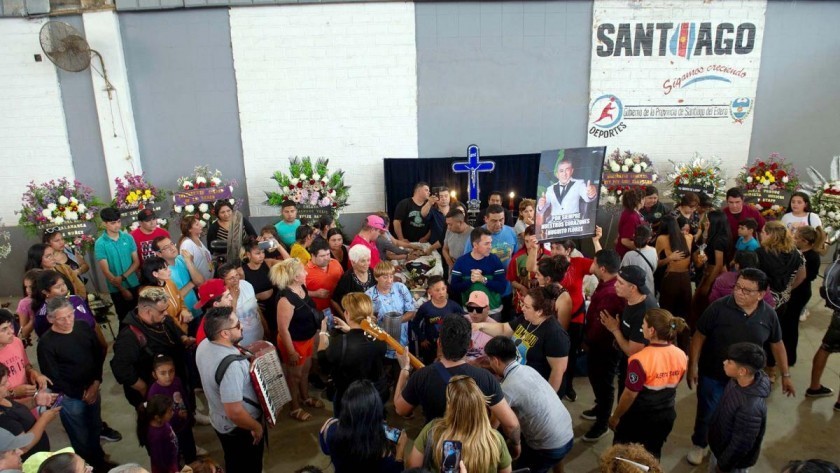 Multitudinario último adiós al músico