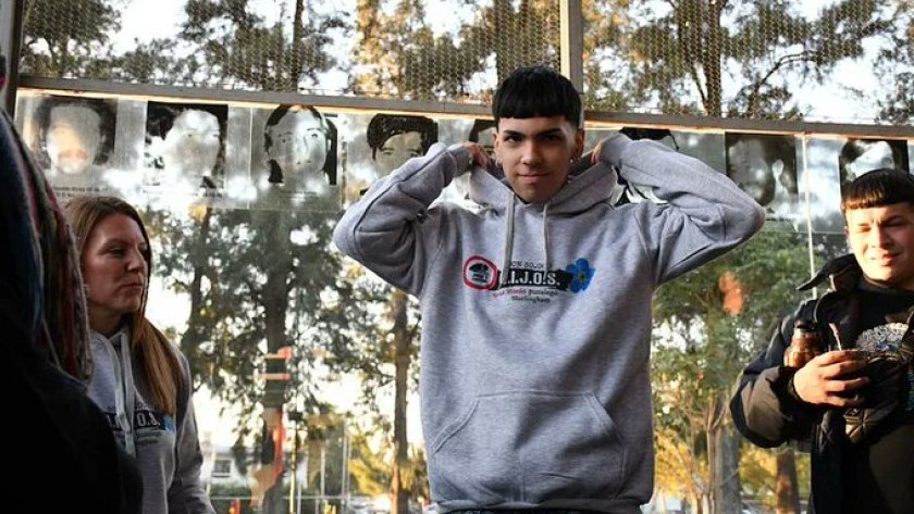 La madre de Milo J acusó al gobierno de “censurar a un pibito de barrio que hace arte”