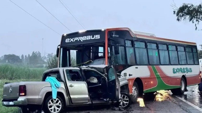 Fatal accidente en Tucumán: dos rugbiers murieron al chocar contra un colectivo