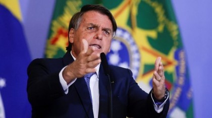 La justicia de Brasil coloca una tobillera electrónica a Bolsonaro ante el riesgo de fuga