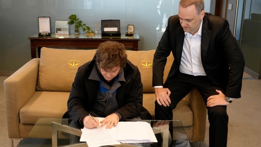 Reforma Laboral: Javier Milei firmó el proyecto y el Gobierno lo enviará al Congreso