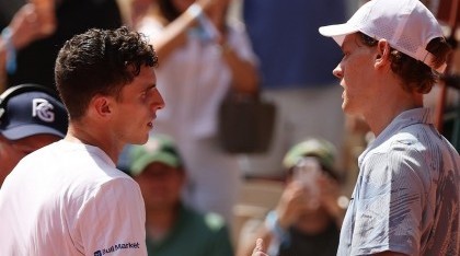 Juan Manuel Cerúndolo dio el batacazo y eliminó a Sinner en Roland Garros