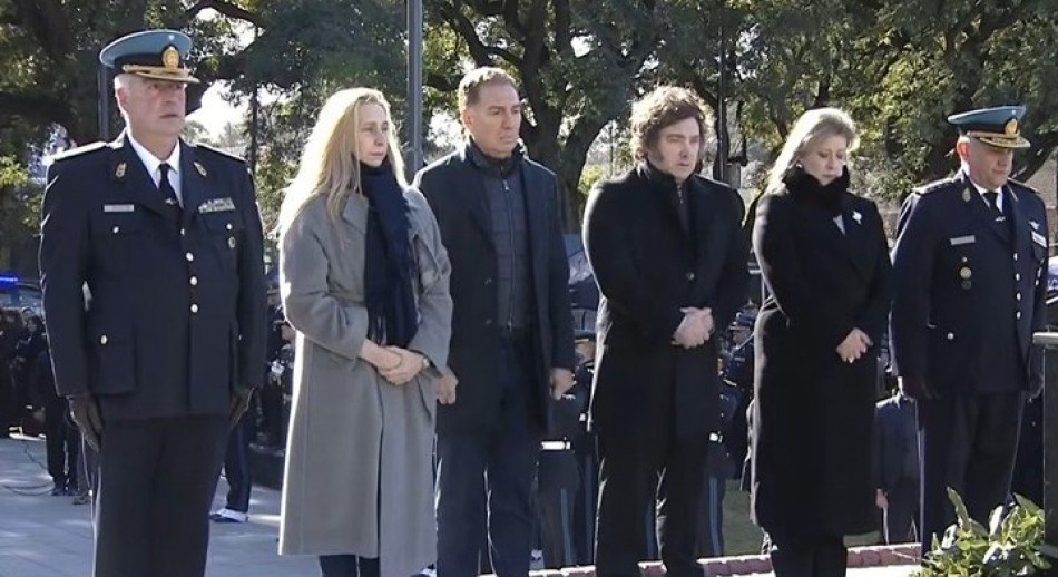 Milei rindió homenaje a los policías caídos en cumplimiento del deber