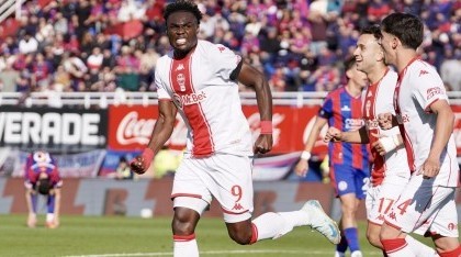 Huracán venció 2-0 a San Lorenzo con un doblete de Jordy Caicedo