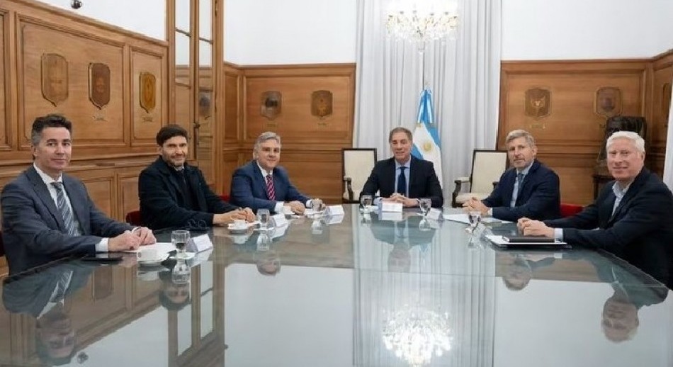 Santilli recibió a gobernadores de la zona Centro: infraestructura vial y energética